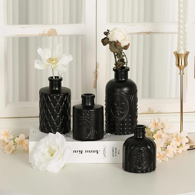 Mini Bud Vases As Wedding Centerpieces - Image 4
